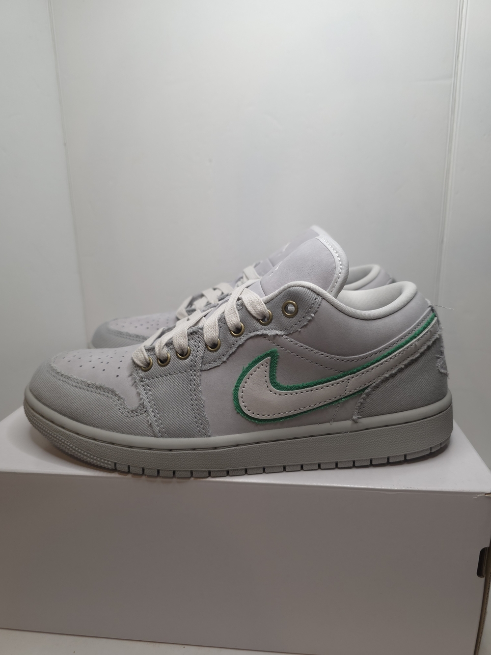Nike Air Jordan 1 Low Se Distressed Light Smoke Grey Womens Sz 9 [IH3369-077]